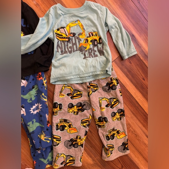 Kids Pajamas Set of 4 - Moose and Bear Design - Picture 4 of 15